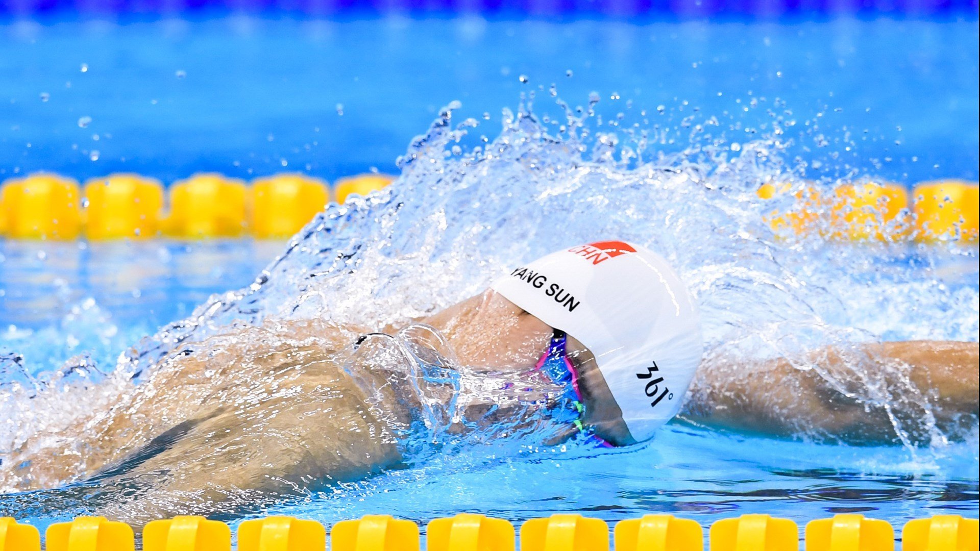 开云体育备用网址-影响深远的裁判判罚：争议背后的深入分析，裁判影响比赛